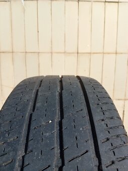 215/65 r15 C - 2