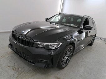 BMW 3 2.0 330E (215KW) 1. Majiteľ  MOZNY ODPOCET DPH - 2