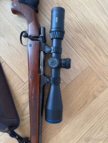 Predám CZ 550HA Hunter 300WIN MAG+ Meopta optika6 5-30x56 - 2