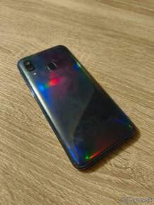 Samsung Galaxy A40 /4/64GB Dobrý stav - 2