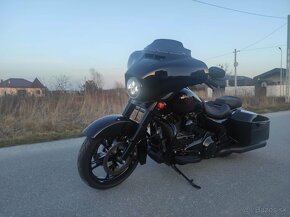 Harley Davidson Street Glide - 2