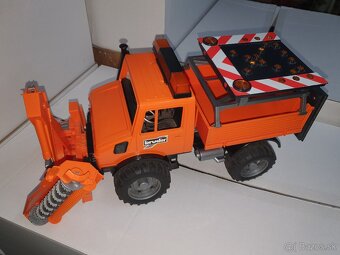 Bruder Mercedes Unimog - 2