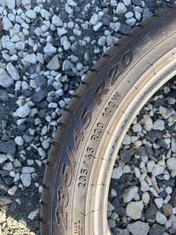 Letné pneumatiky 235/45 r20 - 2