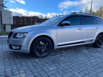 Škoda Octávia Combi 3 2.0 TDI CR DSG - 2