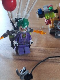 THE LEGO BATMAN MOVIE The Joker Balloon Escape 70900 - 2