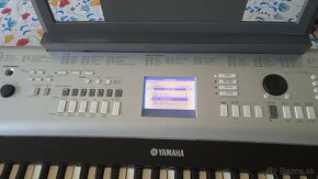 rezervovaný Yamaha DGX-520 portable grand keyboard - 2