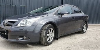 Avensis 2,0 - 2