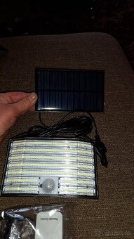 Solarna LED lampa s pohyb. Senzorom 2 - 2