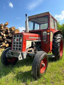 Traktor IH McCormick 624 - 2