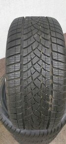 Zimné Goodyear Ultra Grip 245/40 R18 - 2