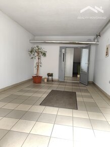 Exkluzívny 4 a 1/2 izbový byt s balkónom priamo v centre - 2