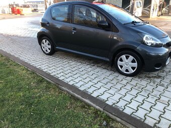 Toyota aygo 2012 75000km - 2