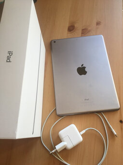 Apple iPad 5th generacie 32GB WiFi - 2