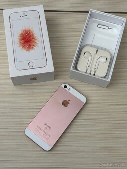 Predám iPhone SE Rose Gold 64GB, nová batéria + kryty - 2