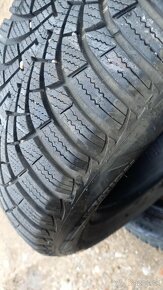 205/60R16. 92H Goodyear zimné - 2