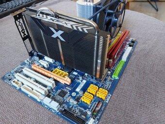 GIGABYTE GA-MA780G-UD3H - 2