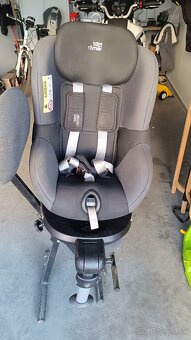 Predám otocnu autosedacku Britax na Isofix - 2