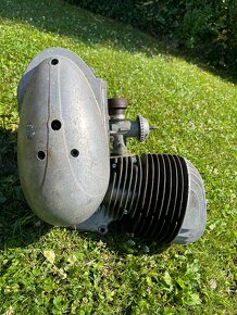 Motor ČZ 250/455 - 2