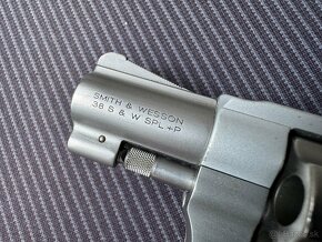 Predám revolver Smith Wesson .38 špeciál - 2