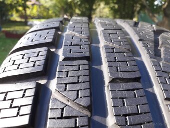 235/45 r18 zimne pneumatiky - 2