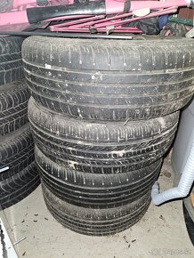 Predám pneu na diskoch 185/55 r14 letné - 2