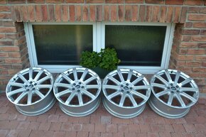 5x112 R20 Hlinikove disky Original Audi Q7 S-line - 2