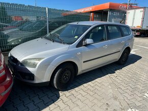 Lacno rozpredám Ford Focus 2004-2011 na náhradné diely - 2