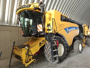 Kombajn New Holland CX 8.90 - 2