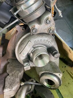 Turbo,EGR 1.6 TDI 77 KW - 2