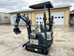 Minibager s 3-valcovým motorom Kubota  a hmotnosťou 1200 kg - 2