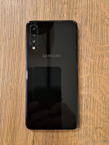 Samsung Galaxy A7 (2018) - 2