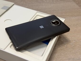 Microsoft Lumia 950 XL - 2