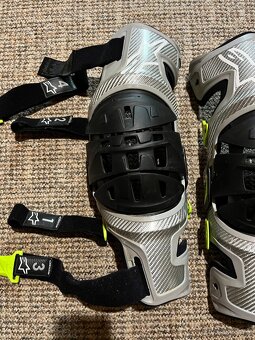 Kolenní ortezy Alpinestars Bionic 7, velikost S - 2