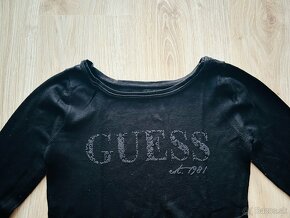 KRÁSNY SVETER značky GUESS, PC 90 EUR - 2