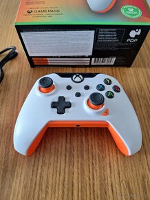 Káblový Xbox herný ovládač PDP Atomic White - 2