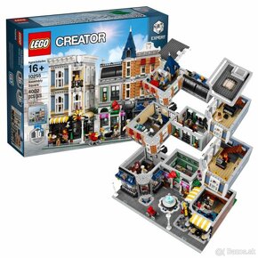 LEGO 10255 Assembly Square - 2