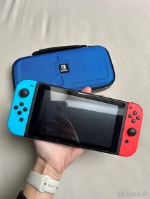 Nintendo Switch s prenosným puzdrom - 2