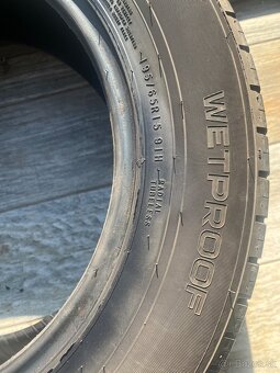 195/65 R15 Nokian letne pneu sada dot 4921 - 2