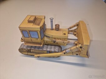 Zlepený papierový model DOZER T-100M z časopisu ABC - 2