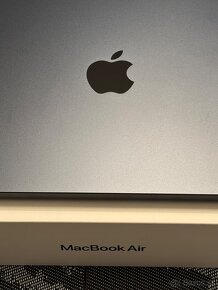 Macbook Air 13,6" M2 8GB RAM/512GB  SSD Temne atramentový - 2