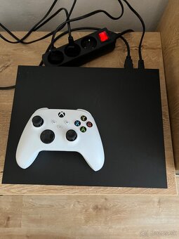 Xbox one x - 2