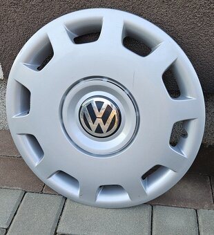 Originál VW puklice 15" - 3BO 601 147 D - 2