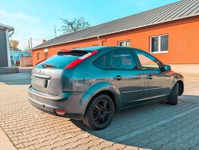 FORD Focus Ghia 1.6 benzín + 3x sada diskov - 2