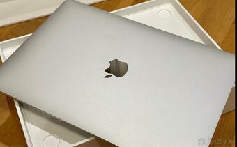 Macbook Air 2019 -ako nový - 2