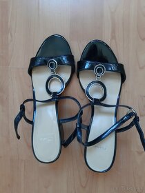 Lakovane sandale - 2