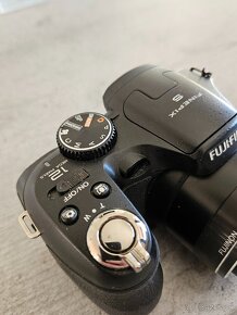 Fujifilm FinePix S1600 - 2