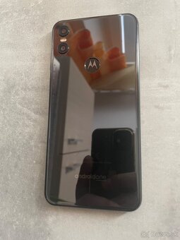 Motorola One - 2