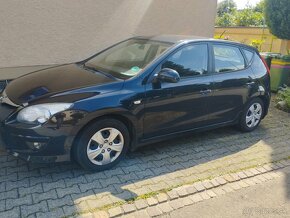 Predám. Hyundai i30. 1.4 benzín. - 2