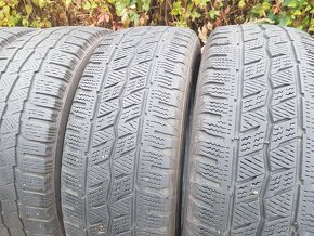 Zimne 215/60R17C - 2