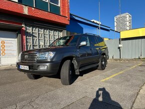 Toyota Landcruiser 100 V8 4,7 - 2